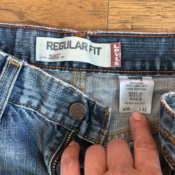MENS LEVIS JEANS 30x32 RARE - Picture 2 of 3